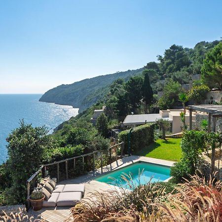 Villa Cliff ガリアーノ・デル・カーポ エクステリア 写真